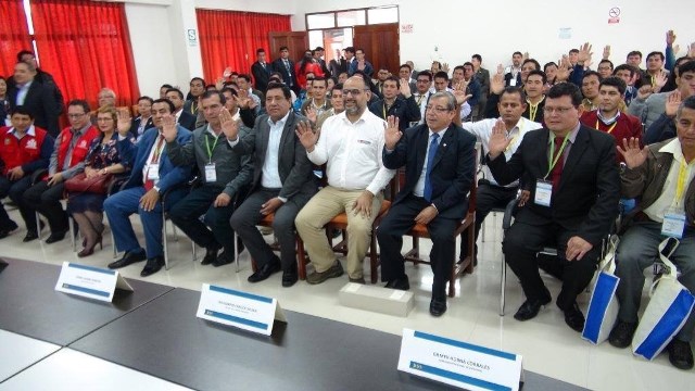 Ministro de Educación y Gobernador Regional se reúnen con alcaldes electos en Chachapoyas